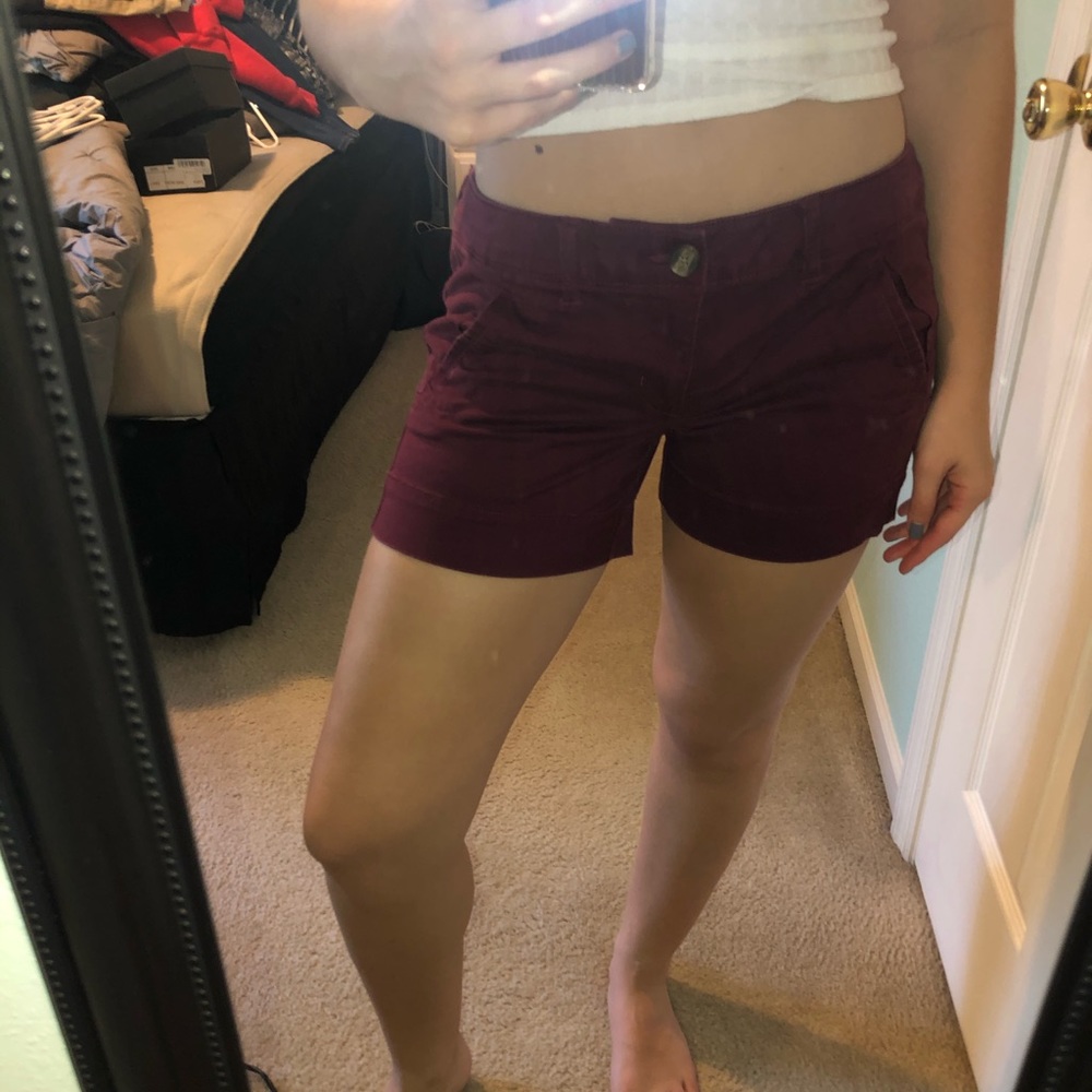 size 8 american eagle stretch maroon shorts